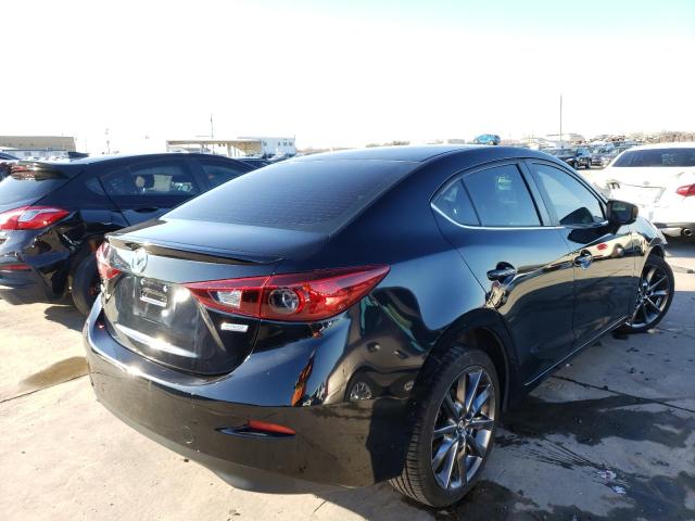MAZDA 3 2018 BLACK Photo 4