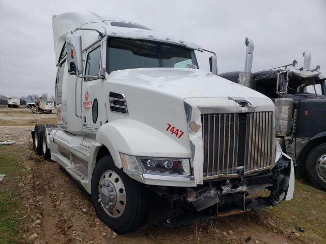 Salvage cars for sale from Copart Sikeston, MO: 2016 Western Star 5700 XE