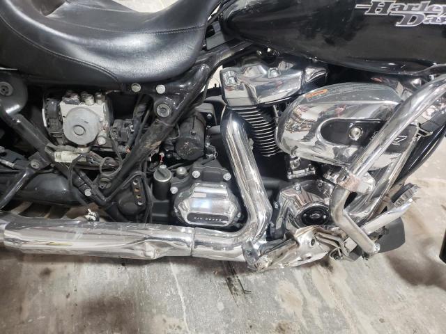 2019 HARLEY-DAVIDSON FLHX 1HD1KBC15KB671491