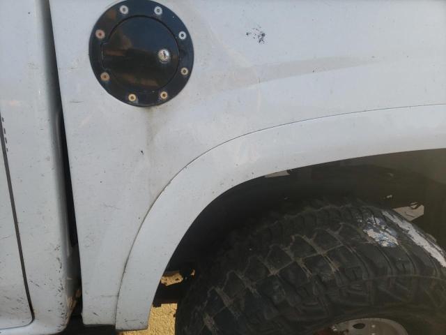 GMC CANYON 2005 WHITE Photo 9