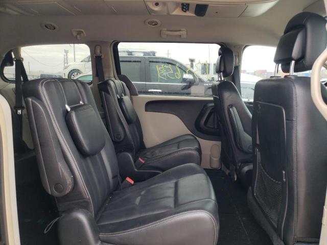 2015 CHRYSLER TOWN & COU 2C4RC1BG8FR594723