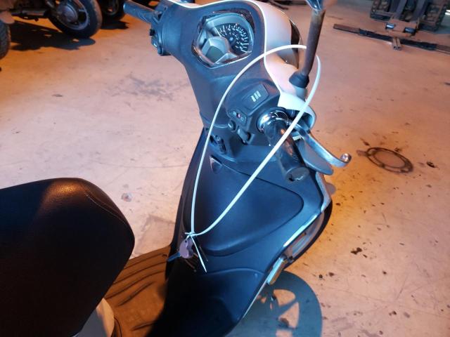 2018 VESPA SCOOTER ZAPM898G3J7000193