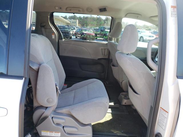 2018 TOYOTA SIENNA LE 5TDKZ3DC3JS901821