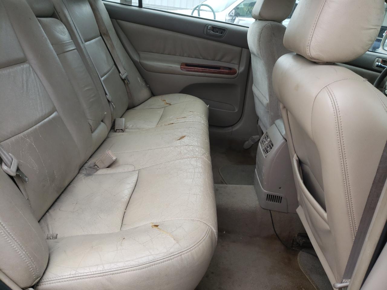 2002 TOYOTA CAMRY LE - 4T1BE32K92U586330