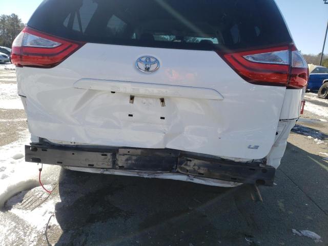 2018 TOYOTA SIENNA LE 5TDKZ3DC3JS901821