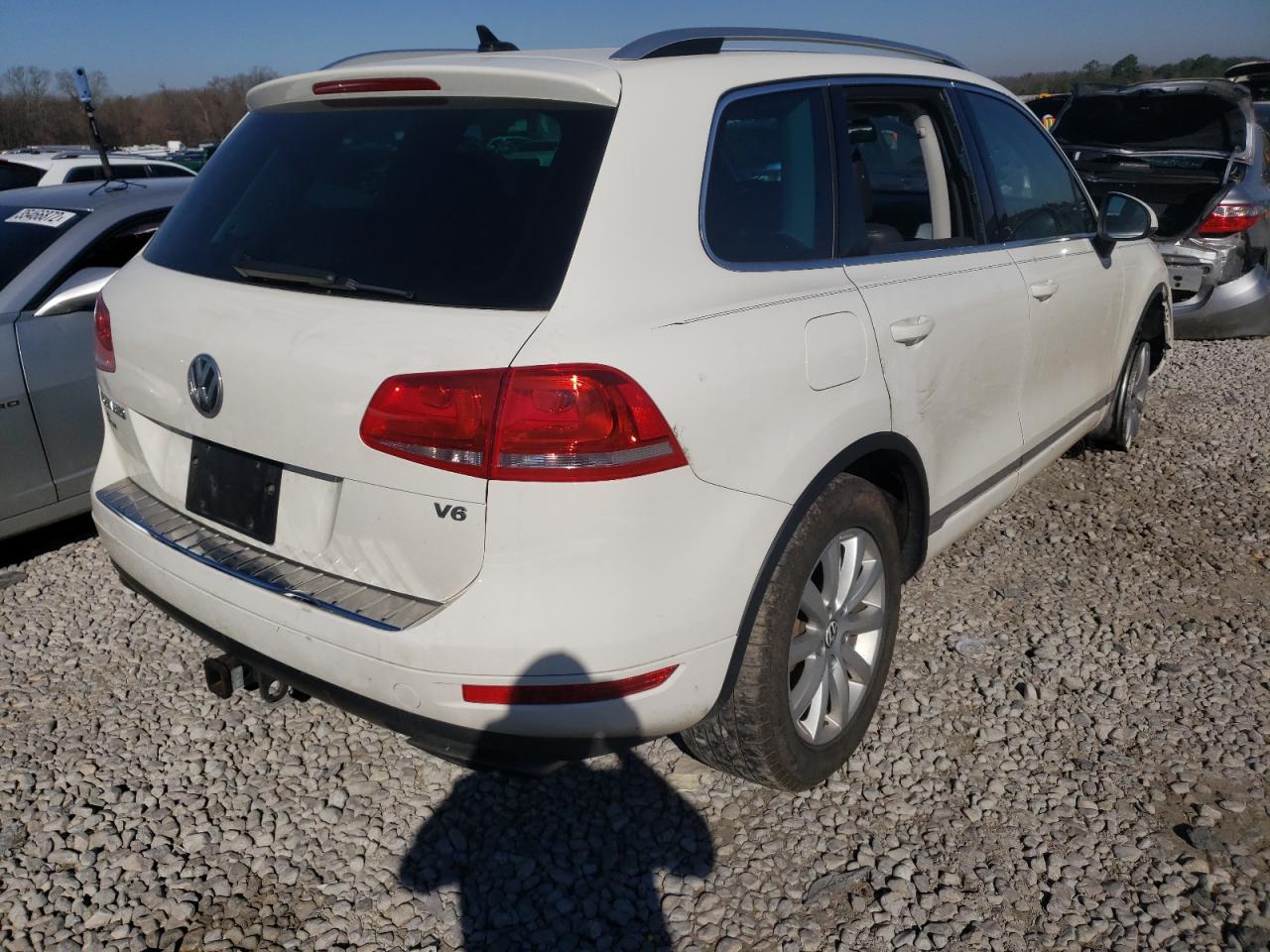 2011 Volkswagen Touareg V6 VIN: WVGFF9BP2BD000189 Lot: 37028752