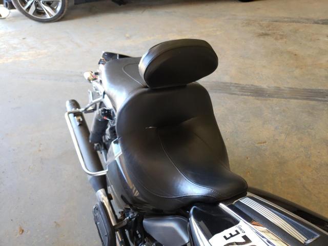 2011 HARLEY-DAVIDSON FLTRU 1HD1KGM17BB657703