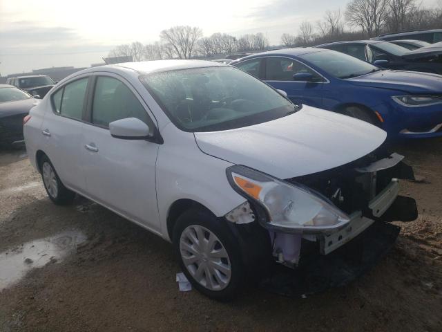 Salvage cars for sale from Copart Milwaukee, WI: 2019 Nissan Versa S