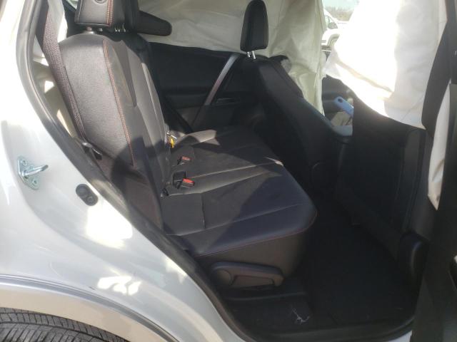 2016 TOYOTA RAV4 SE - JTMJFREV5GJ066432