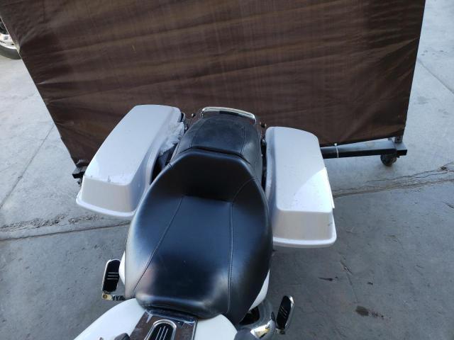 2008 HARLEY-DAVIDSON FLHX 1HD1KB4158Y691213