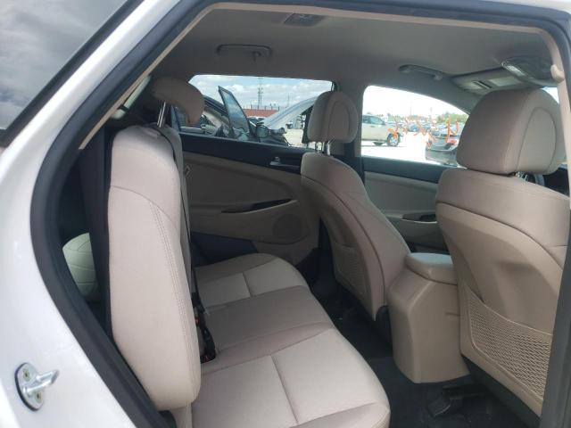 2017 HYUNDAI TUCSON SE KM8J23A45HU457808