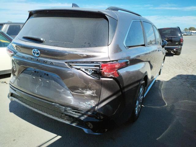 2022 TOYOTA SIENNA XSE 5TDDSKFCXNS052779