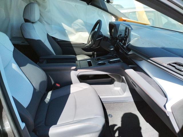 2022 TOYOTA SIENNA XSE 5TDDSKFCXNS052779