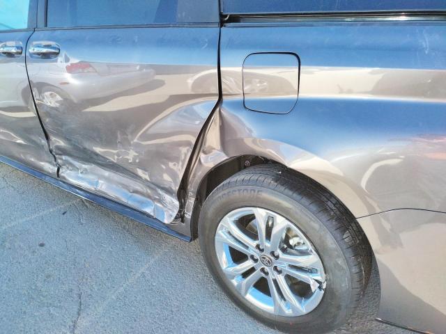 2022 TOYOTA SIENNA XSE 5TDDSKFCXNS052779