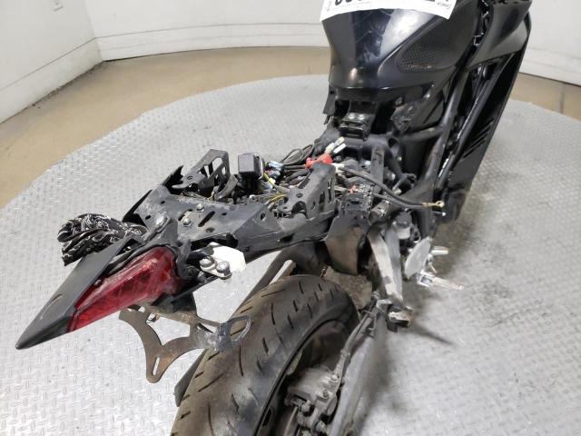 2021 YAMAHA YZFR3 A MH3RH18Y0MK005775