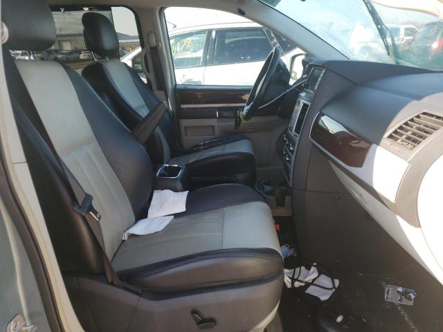 2010 CHRYSLER TOWN & COU - 2A4RR8DX5AR339132