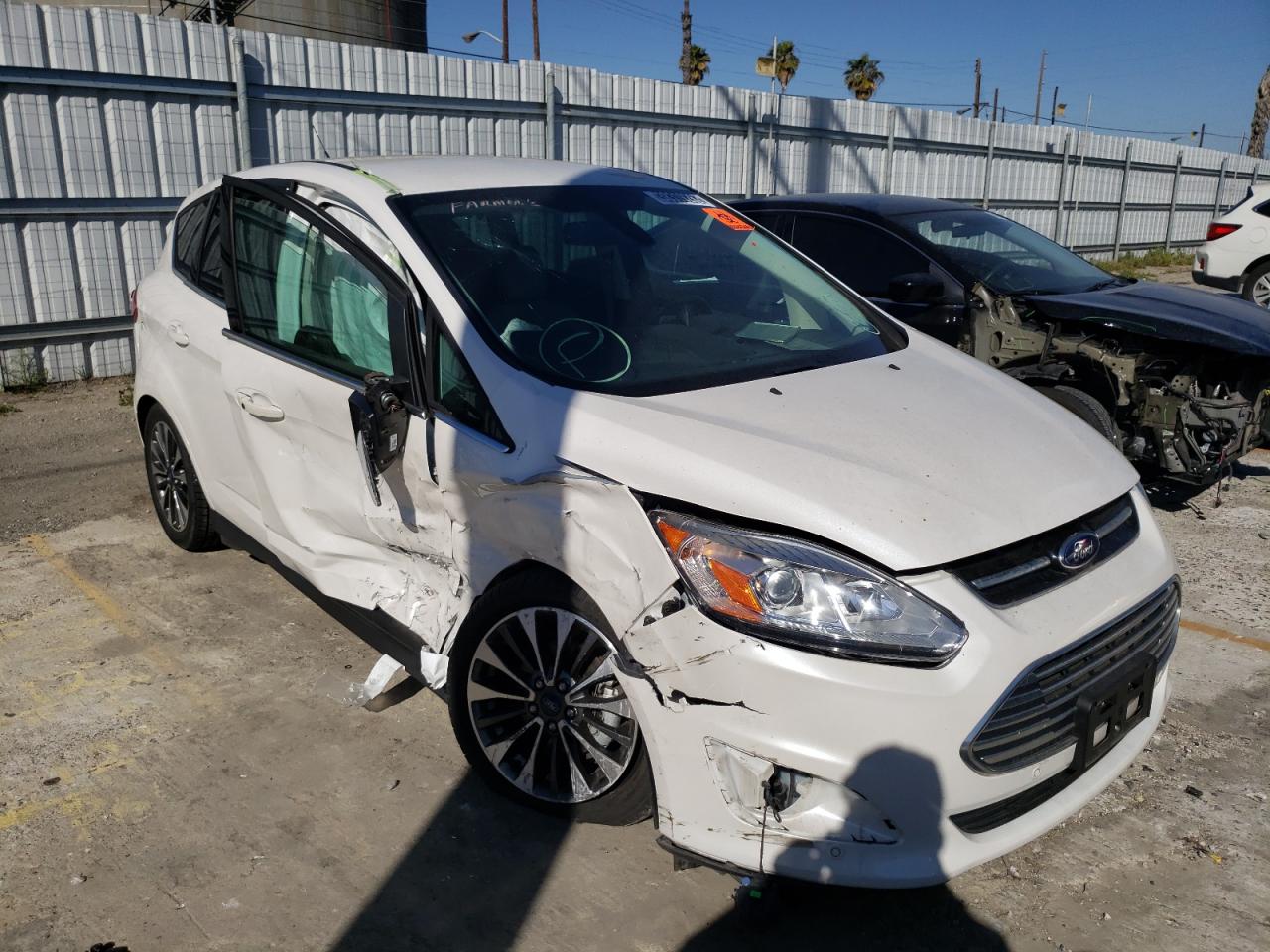 1FADP5DU4JL101944 FORD C-MAX TITA 2018