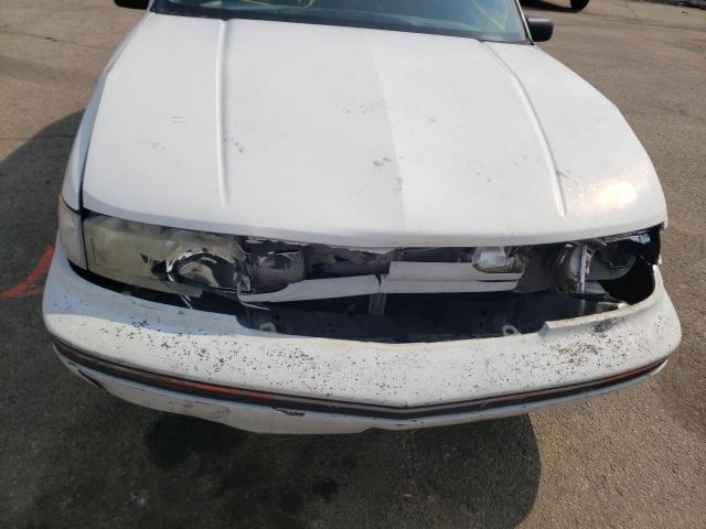 CHEVROLET LUMINA 1994 WHITE Photo 9
