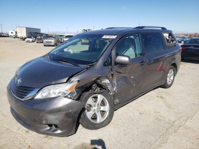5TDKZ3DC1HS778708 Toyota Sienna Le 2017. Фото: 1