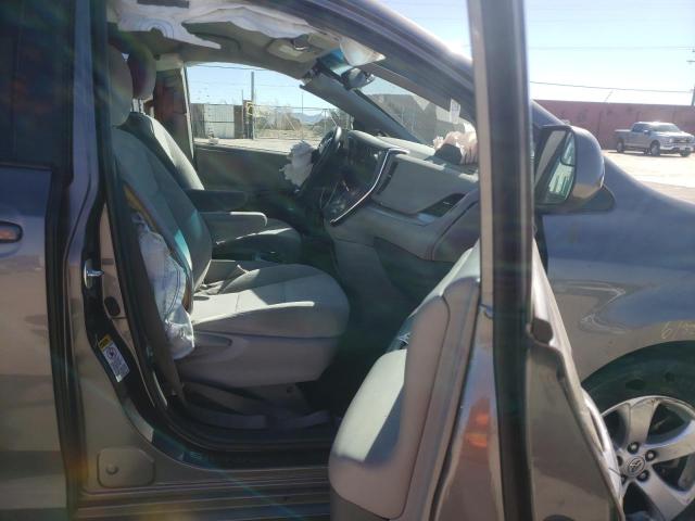 5TDKZ3DC1HS778708 Toyota Sienna Le 2017. Фото: 4