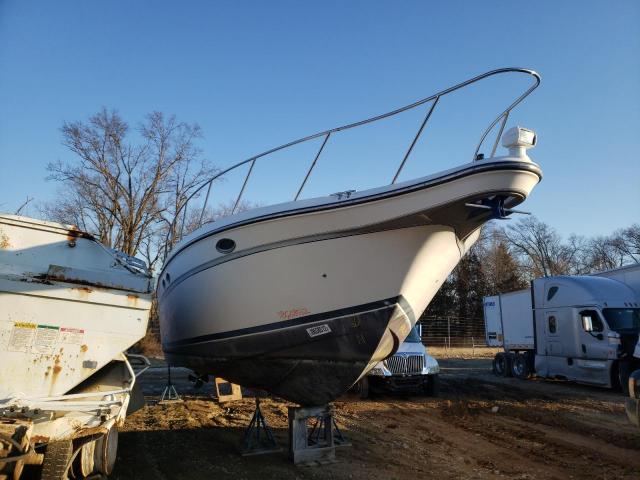 Salvage boats for sale at Columbia, MO auction: 1998 Maxum Boat