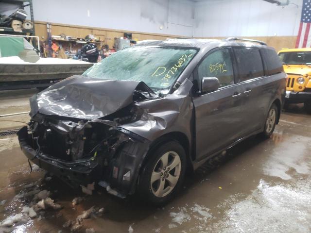 5TDKZ3DC1JS923526 Toyota Sienna Le 2018. Фото: 1
