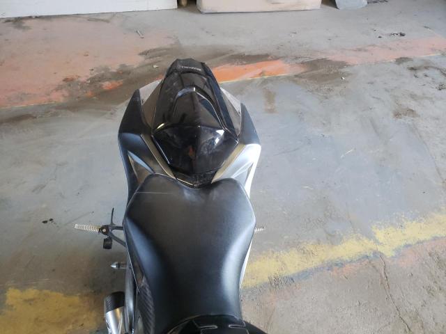 2011 SUZUKI GSX-R1000 JS1GT78A1B2100539