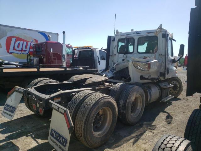 3AKJGEBG2FSGT0973 Freightliner Cascadia 1 2015. Фото: 3
