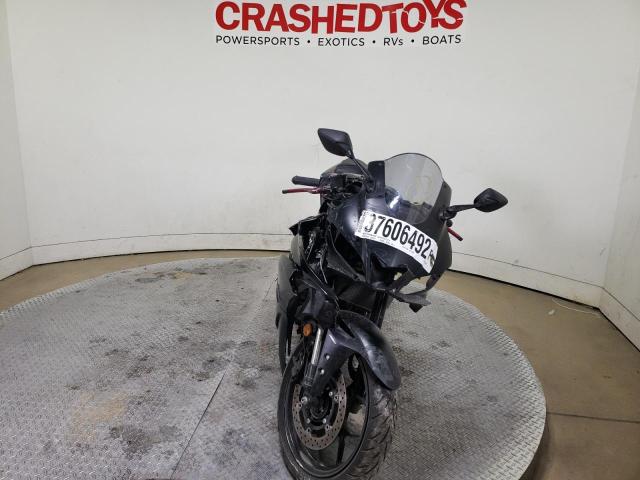 2021 YAMAHA YZFR3 A MH3RH18Y7MK007927