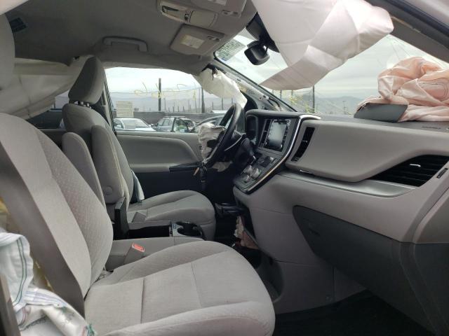 5TDKZ3DC1JS914471 Toyota Sienna Le 2018. Фото: 4