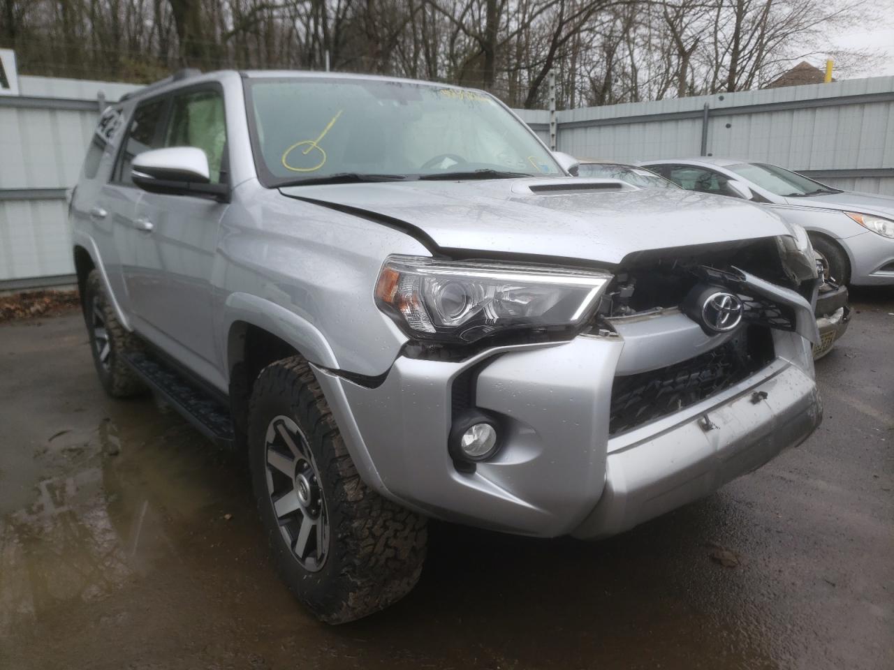 2017 Toyota 4Runner Sr5/Sr5 Premium VIN: JTEBU5JR8H5423927 Lot: 38159282