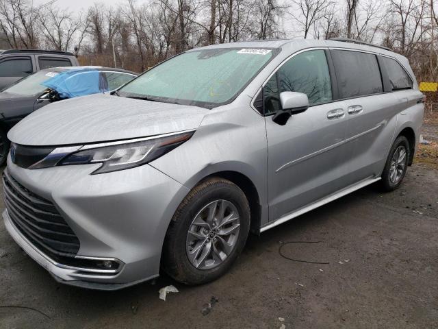 5TDYRKEC6NS083199 Toyota Sienna Xle 2022. Фото: 1