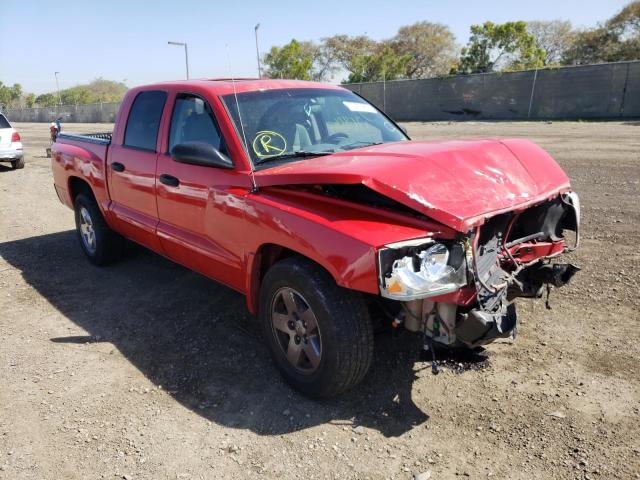 Compre camiones salvage a la venta ahora en subasta: 2006 Dodge Dakota Quad SLT