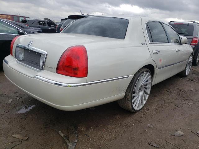 1LNHM82V07Y601785 Lincoln TOWNCAR