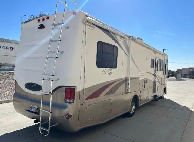 5B4LP57G643395563 Workhorse Custom Chassis Motorhome 2004. Фото: 3