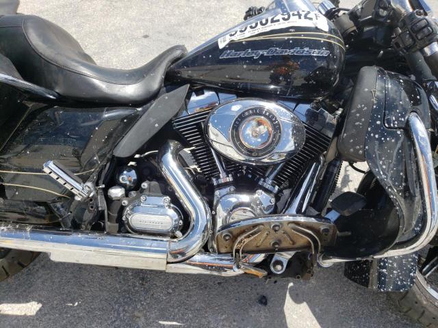 2011 HARLEY-DAVIDSON FLTRU 1HD1KGM12BB628156