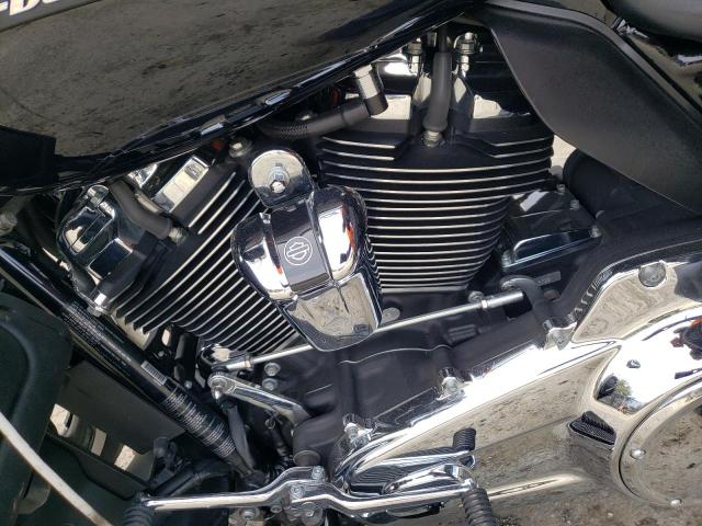 2018 HARLEY-DAVIDSON FLTRU 1HD1KGD13JB646695