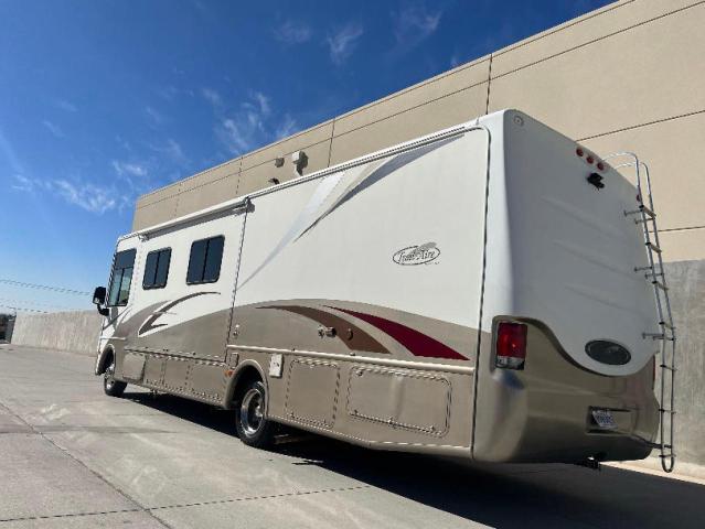 5B4LP57G643395563 Workhorse Custom Chassis Motorhome 2004. Фото: 2