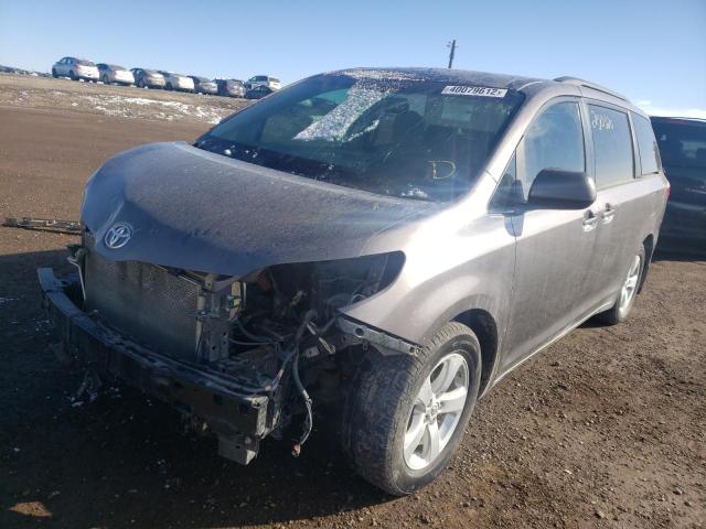 5TDKK3DC6GS711606 Toyota Sienna Le 2016. Фото: 1