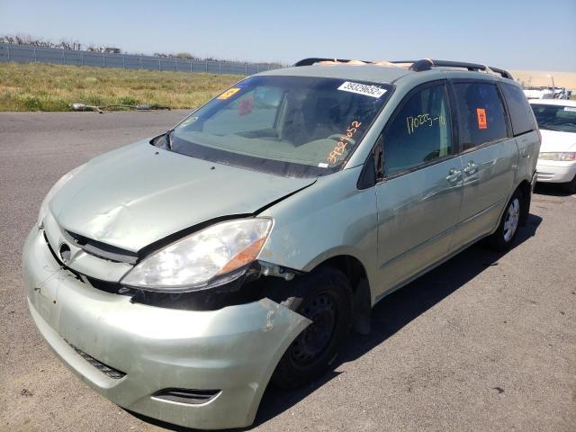 5TDKK4CC1AS292644 Toyota Sienna Ce 2010. Фото: 1