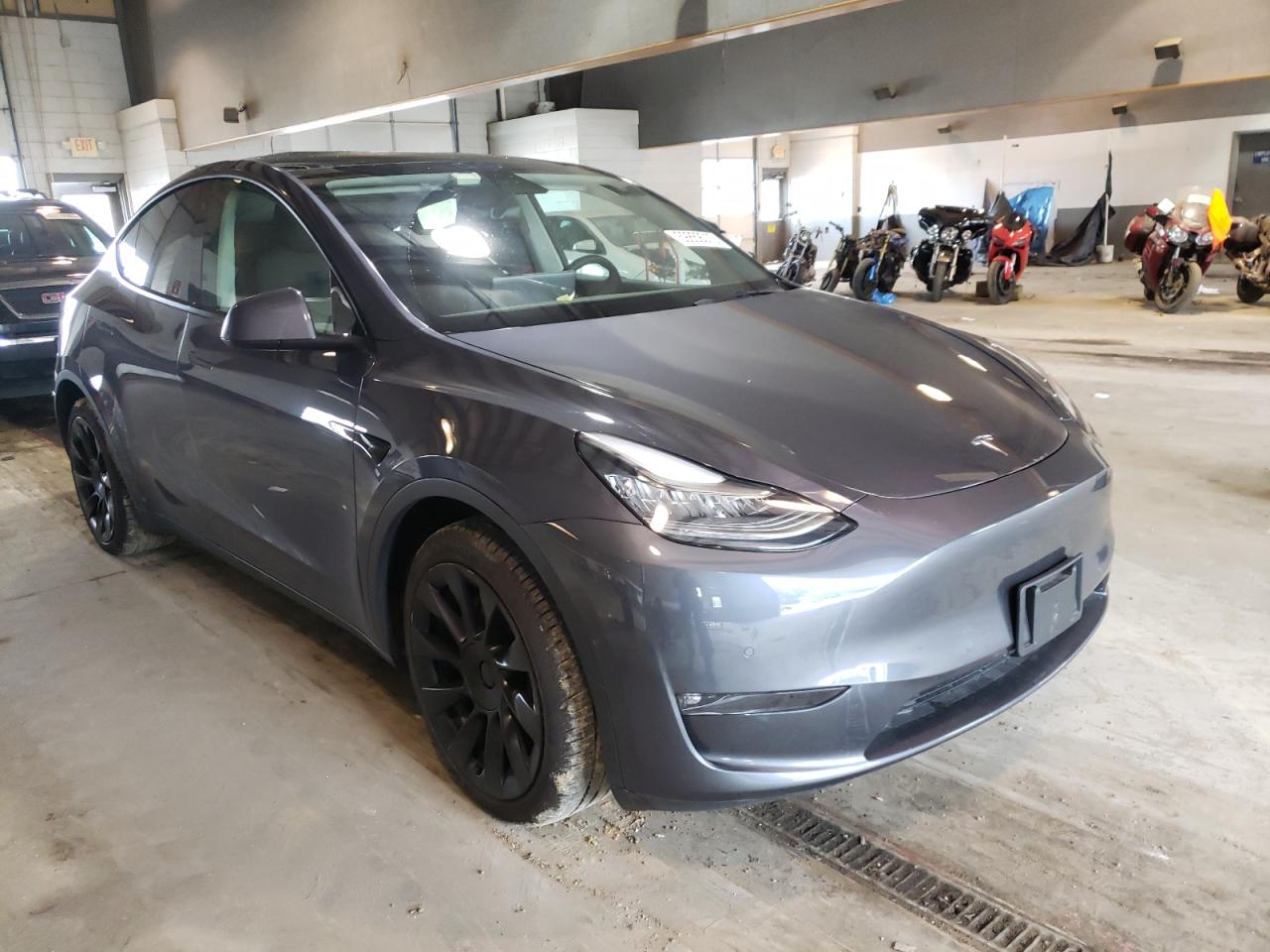 Tesla Model y 2021
