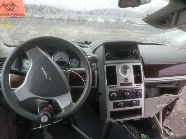 2A4RR5D16AR300575 Chrysler Town & Cou 2010. Фото: 8
