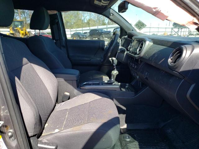 5TFAZ5CN6JX068892 Toyota Tacoma Dou 2018. Фото: 4
