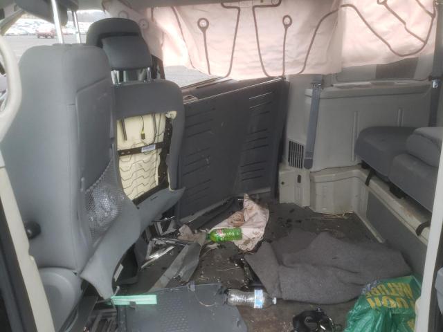 2A4RR5D16AR300575 Chrysler Town & Cou 2010. Фото: 5