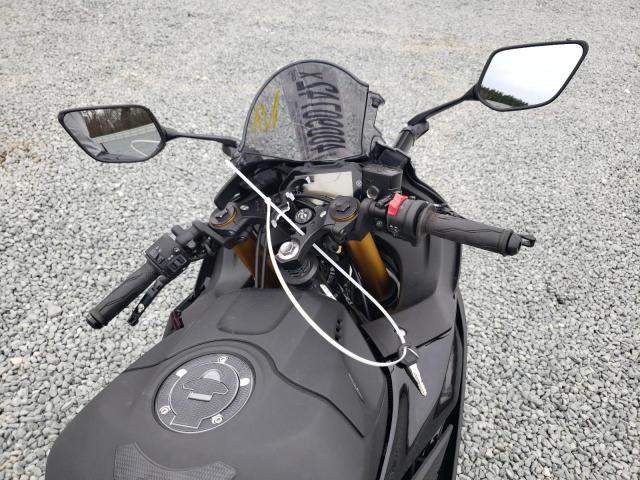 2019 YAMAHA YZFR3 A MH3RH18Y6KK001212