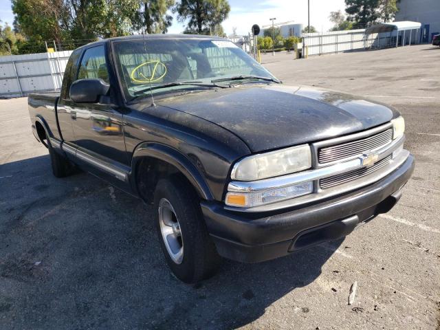 Salvage cars for sale from Copart Rancho Cucamonga, CA: 2001 Chevrolet S Truck S1