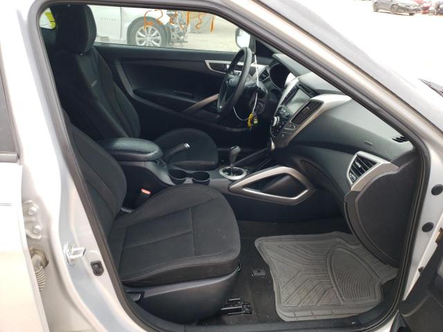 KMHTC6AD4GU257640 Hyundai Veloster 2016. Фото: 4