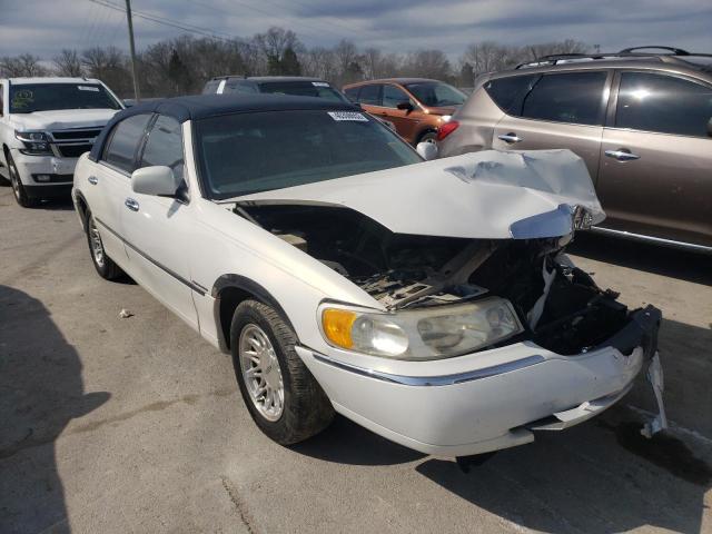 1999 Lincoln Town Car Signature