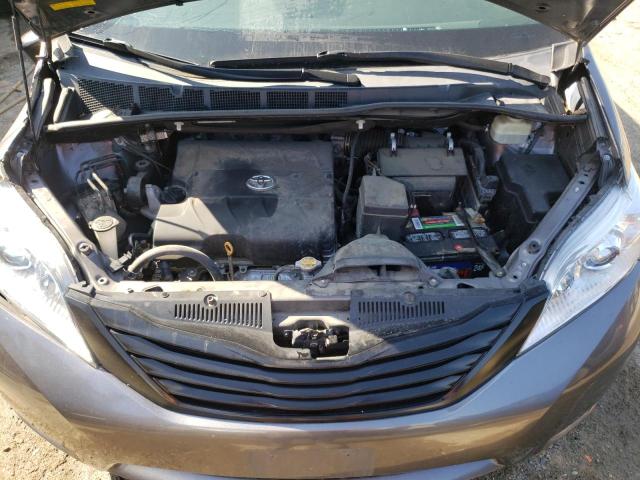 VIN 4T1B11HK7JU586414 2018 Toyota Camry, LE no.7