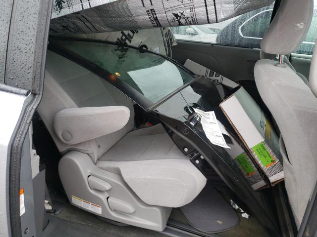 5TDKZ3DC1HS824697 Toyota Sienna Le 2017. Фото: 5